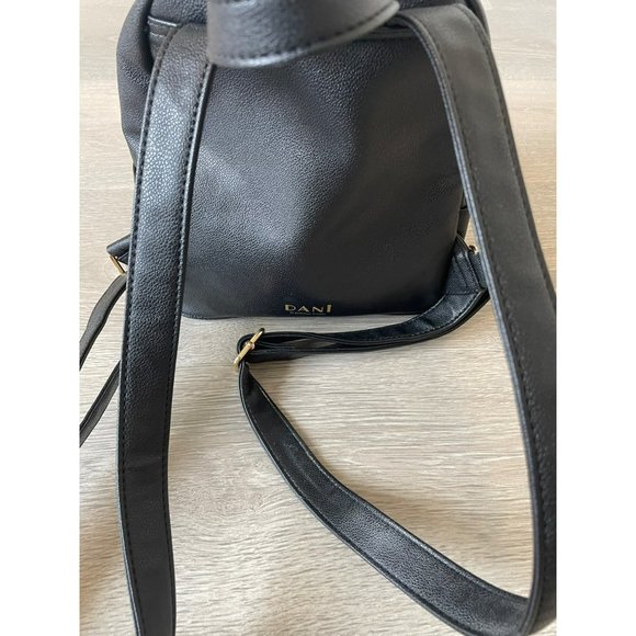 Danielle Nicole/Disney’s Mickey Mouse mini backpack - Picture 8 of 11